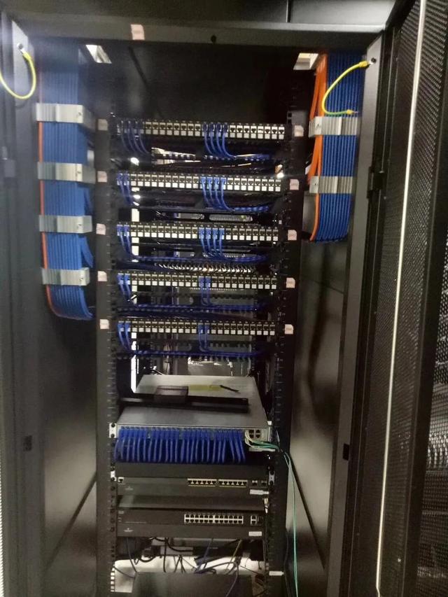 国内弱电工程师的施工图片,这工艺太美了!